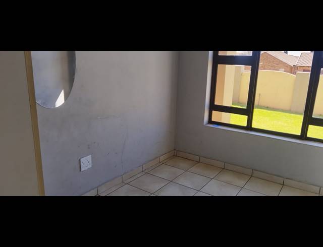2 BEDROOM APARTMENT TO LET IN REYNO RIDGE